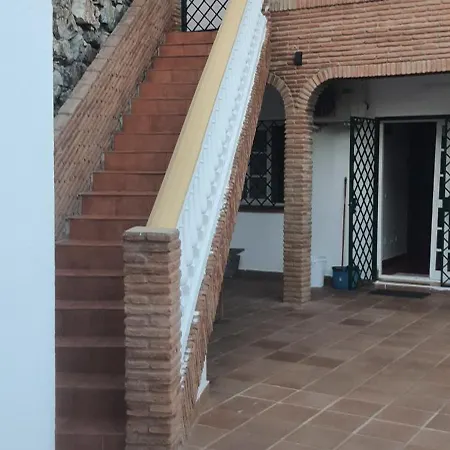 Uf House Apartment *